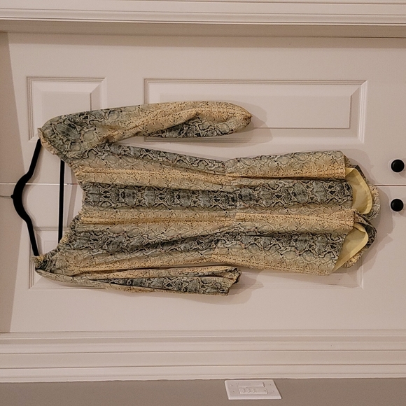 Izzi & Lola Snakeskin Romper - Picture 2 of 6